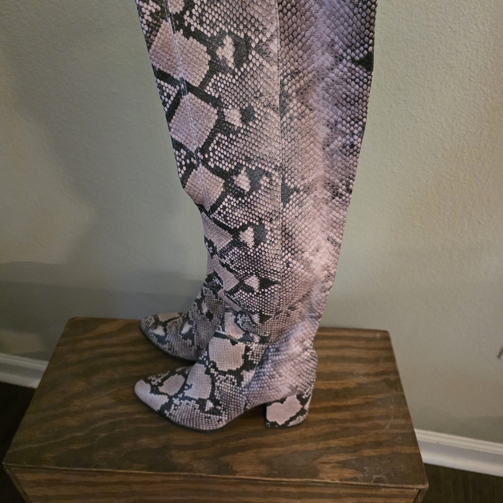Kaari Snake Skin Boots 7.5
